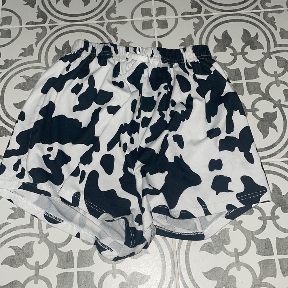 Cowerint shorts